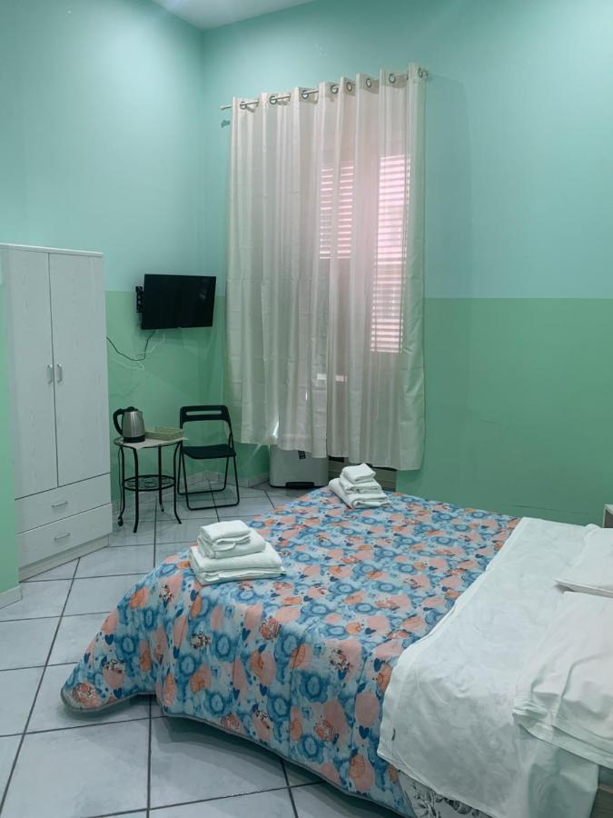 Guesthouse Re Ferdinando Наполи Екстериор снимка